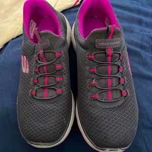Gently used perfect condition sketchers